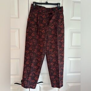 Anthropology dress pants size 8 in a fantastic flower pattern.